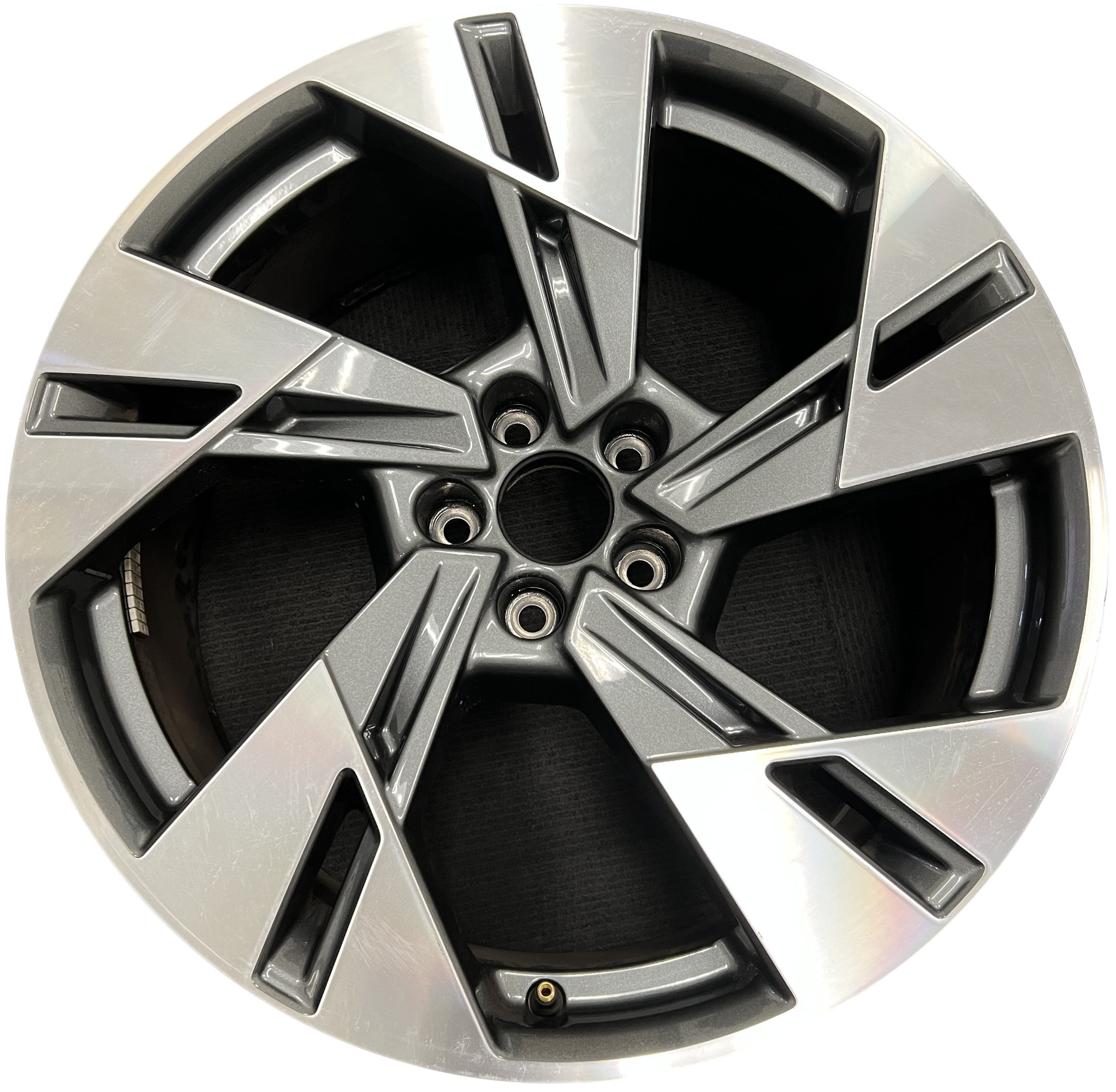 audi E-Tron wheel part #12064