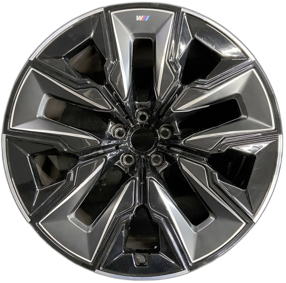 bmw 750i wheel part #71169b