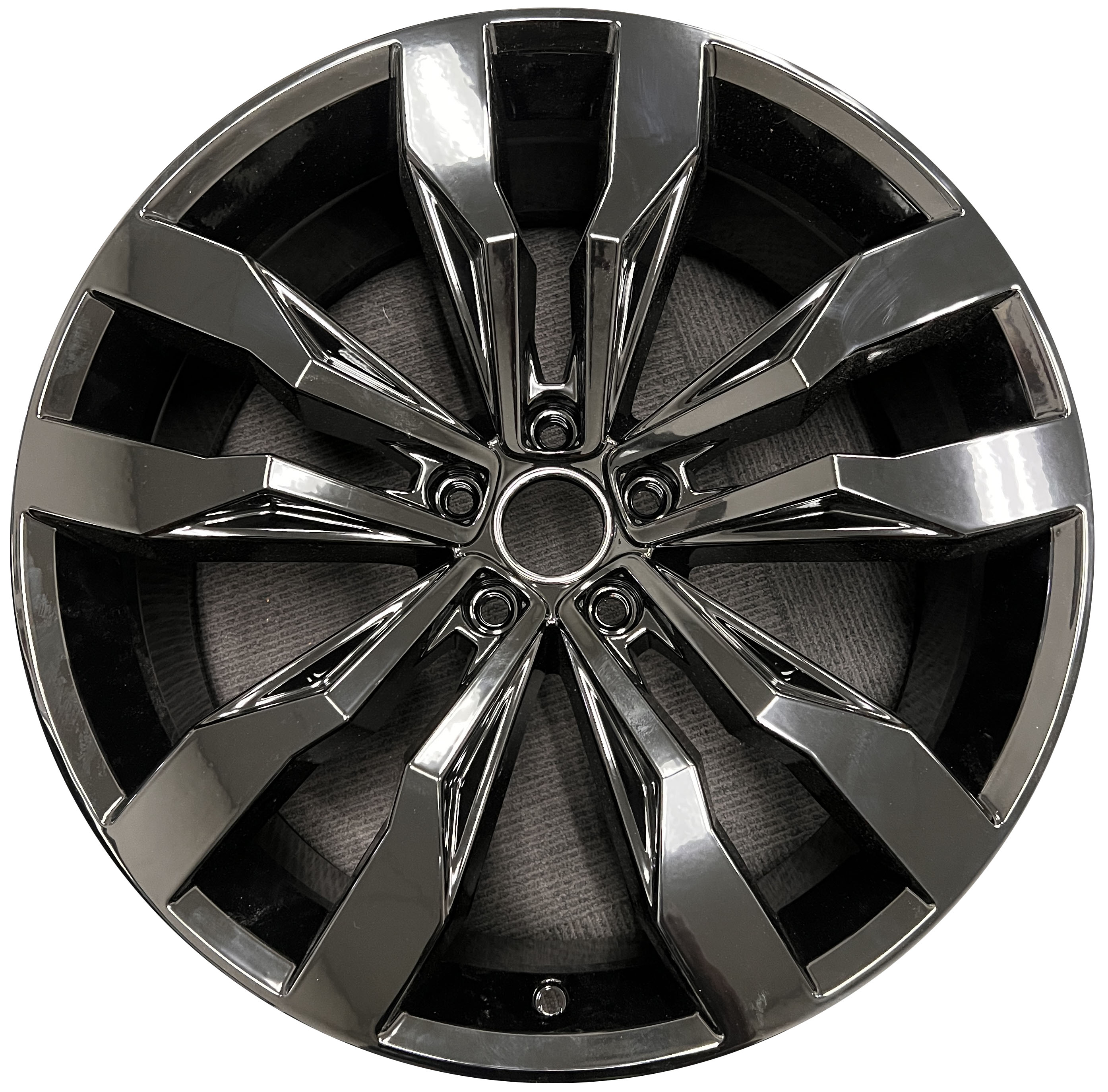 volkswagen tiguan wheel part #70049b